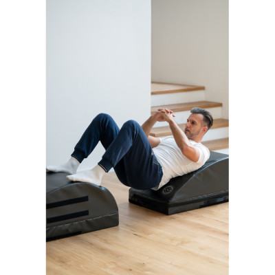 HIP THRUST – Ergonomická cvičební lavice pro bezpečný a efektivní trénink hýždí