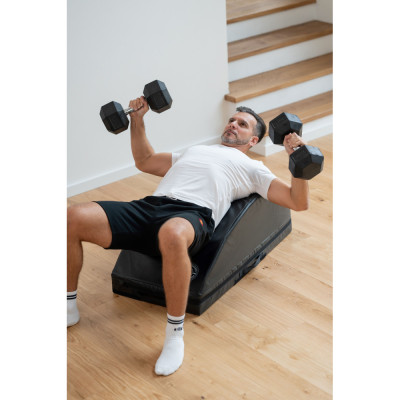 HIP THRUST – Ergonomická cvičební lavice pro bezpečný a efektivní trénink hýždí